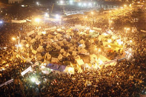 Cuộc biểu tình tại quảng trường Tahrir sau khi dự thảo hiến pháp mới được thông qua.